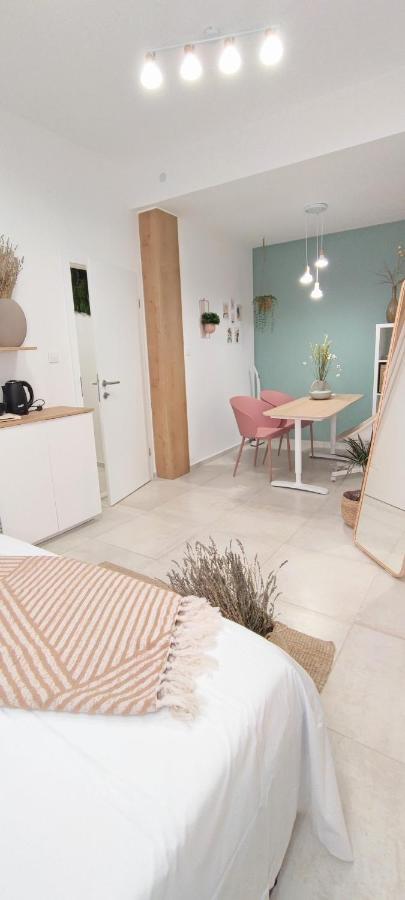 Luna Serene - Gym Rooms Zára Kültér fotó
